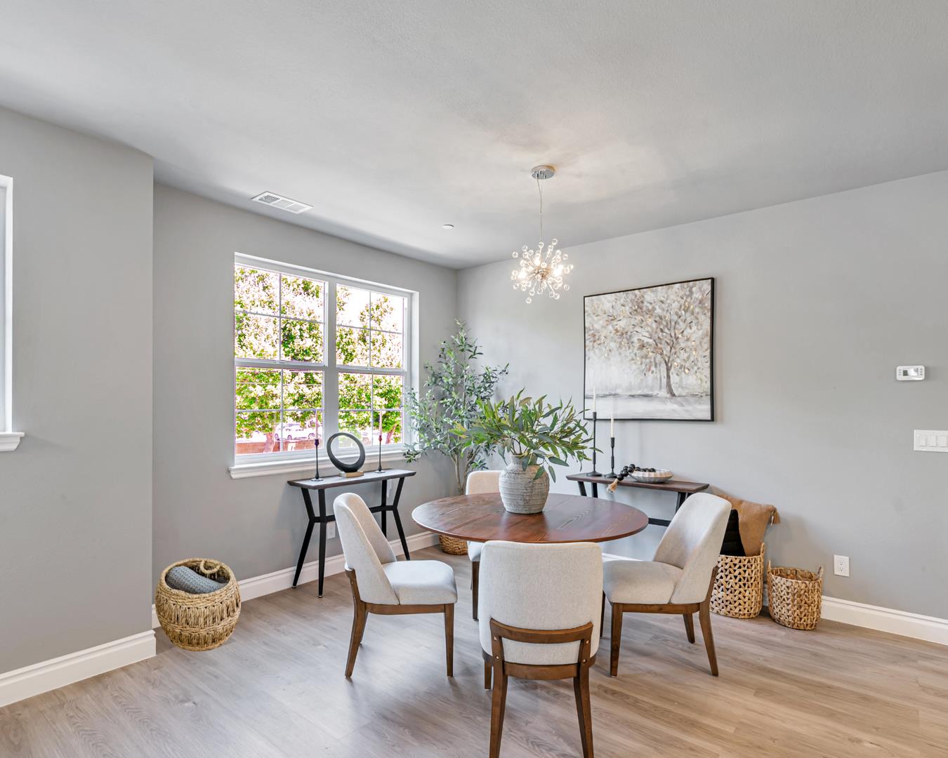 Detail Gallery Image 11 of 27 For 24753 O'neil Ave, Hayward,  CA 94544 - 4 Beds | 4 Baths