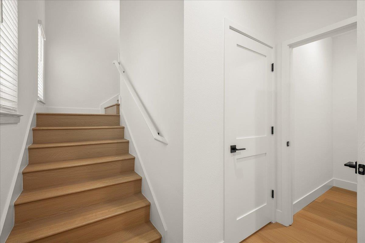 Detail Gallery Image 1 of 28 For 224 Carroll St #4,  Sunnyvale,  CA 94086 - 3 Beds | 2/1 Baths