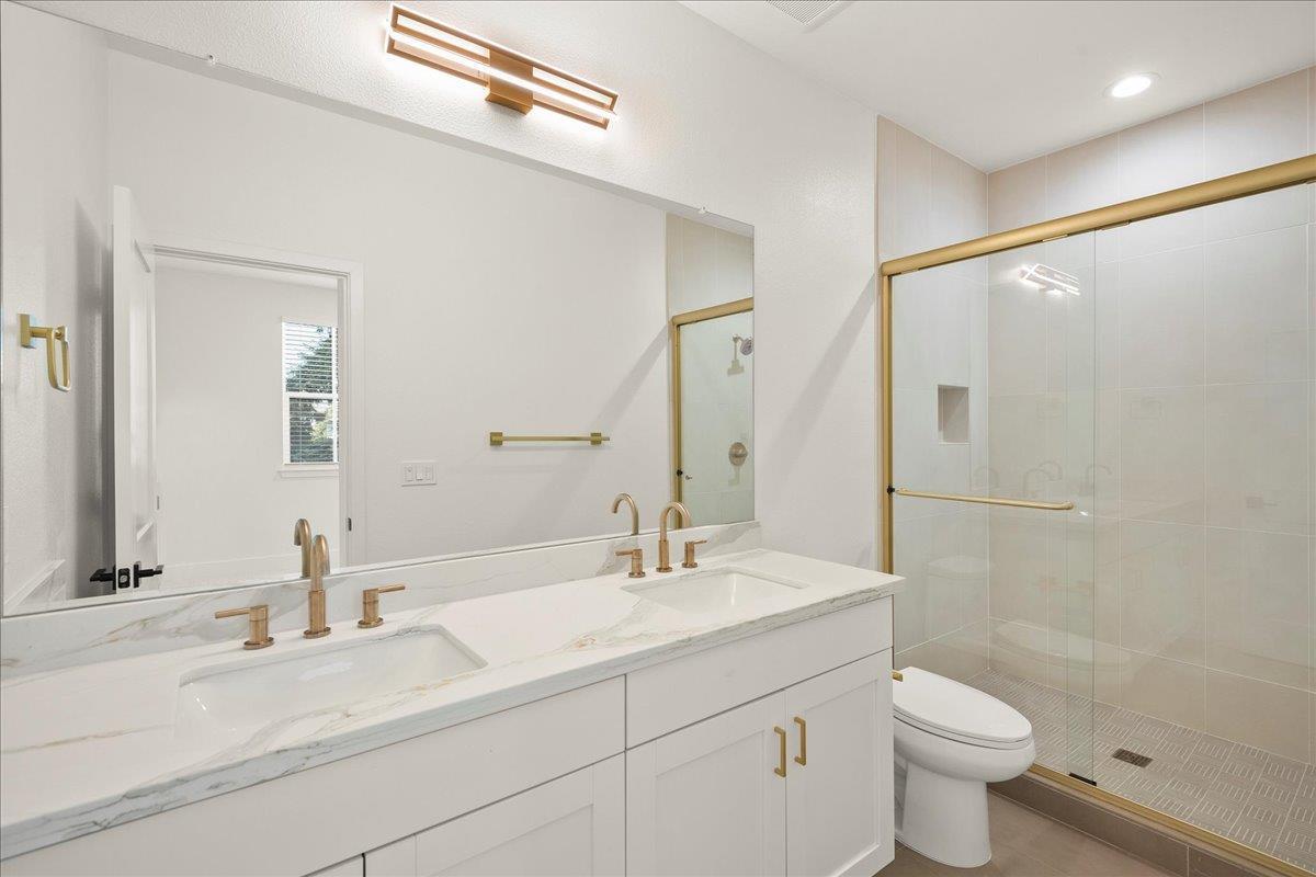 Detail Gallery Image 20 of 28 For 224 Carroll St #4,  Sunnyvale,  CA 94086 - 3 Beds | 2/1 Baths