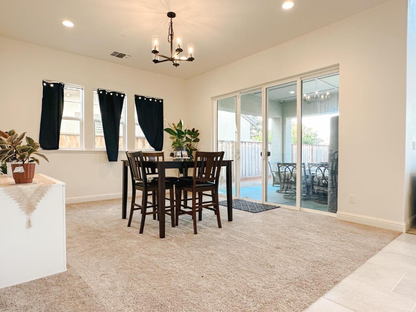 Detail Gallery Image 15 of 41 For 489 Russell Way, Marina,  CA 93933 - 6 Beds | 4 Baths