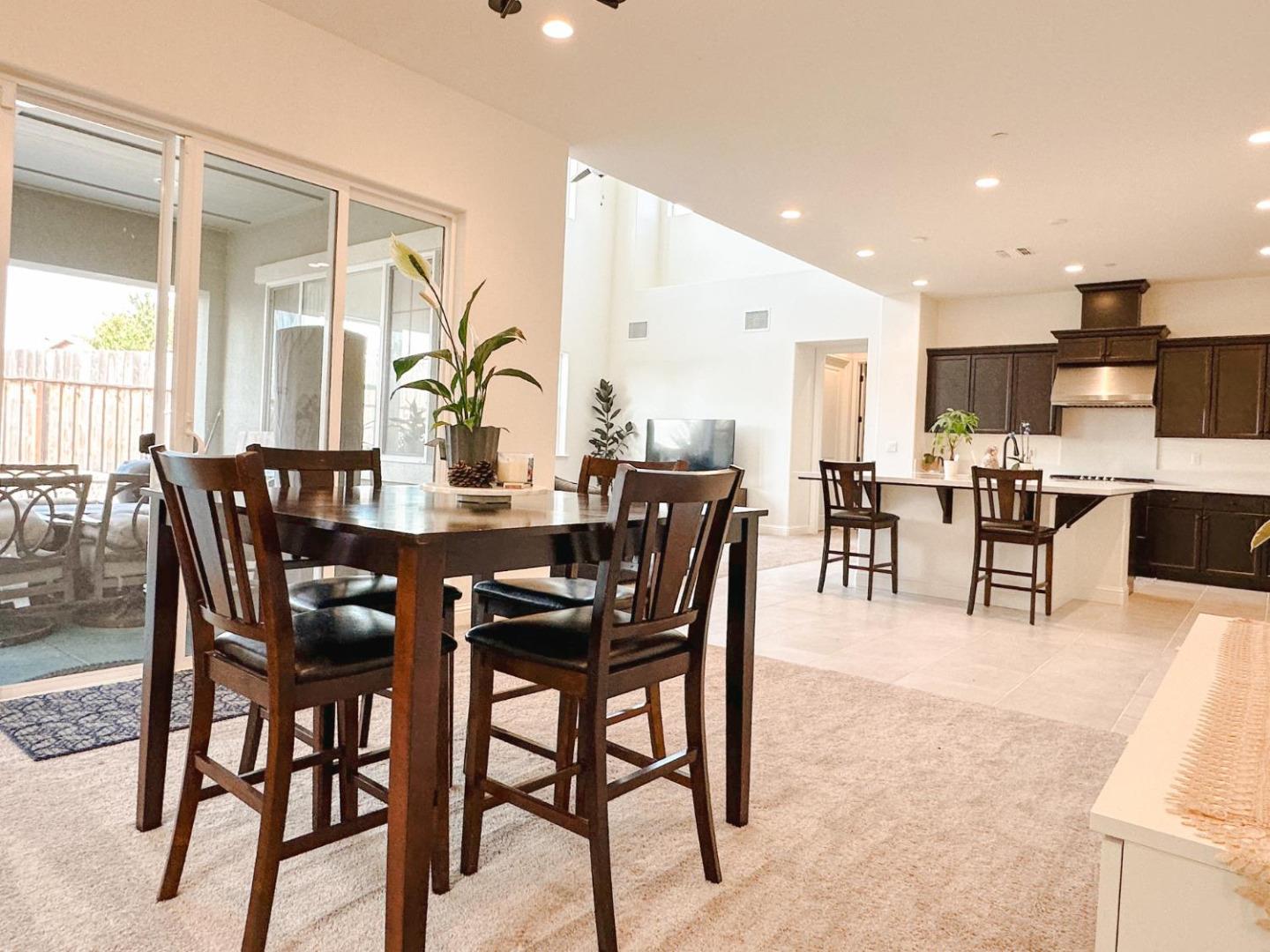 Detail Gallery Image 17 of 41 For 489 Russell Way, Marina,  CA 93933 - 6 Beds | 4 Baths