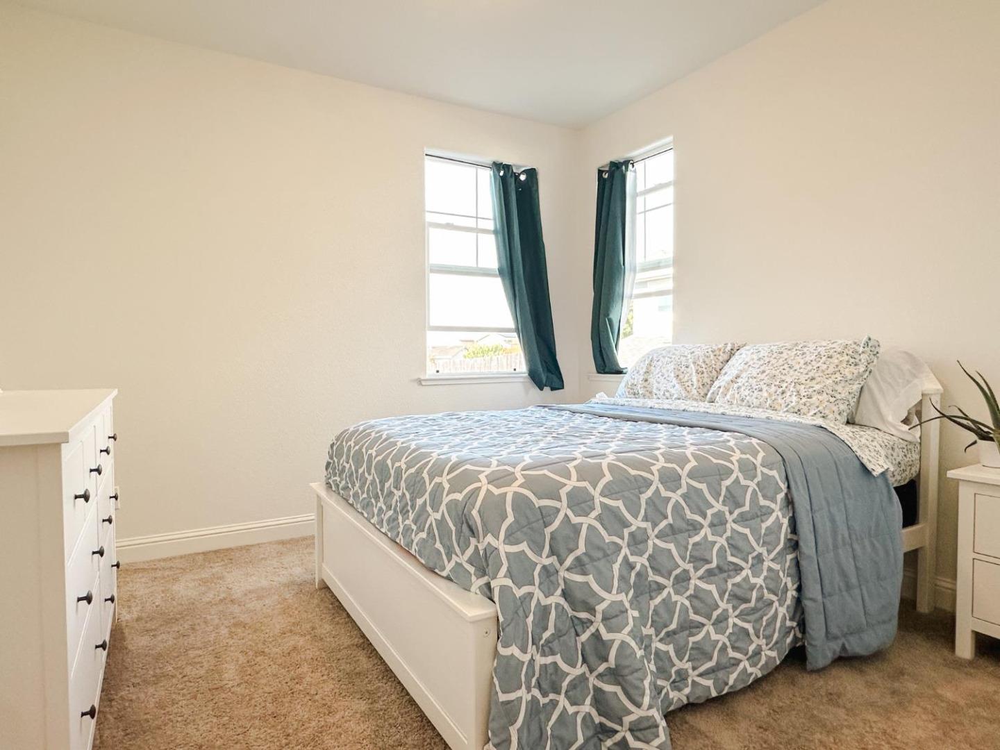 Detail Gallery Image 30 of 41 For 489 Russell Way, Marina,  CA 93933 - 6 Beds | 4 Baths