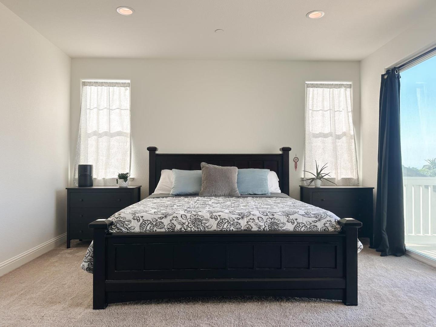 Detail Gallery Image 33 of 41 For 489 Russell Way, Marina,  CA 93933 - 6 Beds | 4 Baths