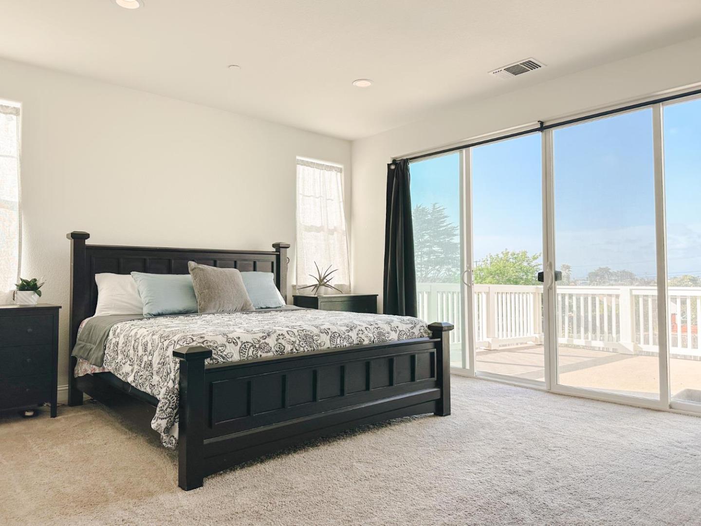 Detail Gallery Image 34 of 41 For 489 Russell Way, Marina,  CA 93933 - 6 Beds | 4 Baths