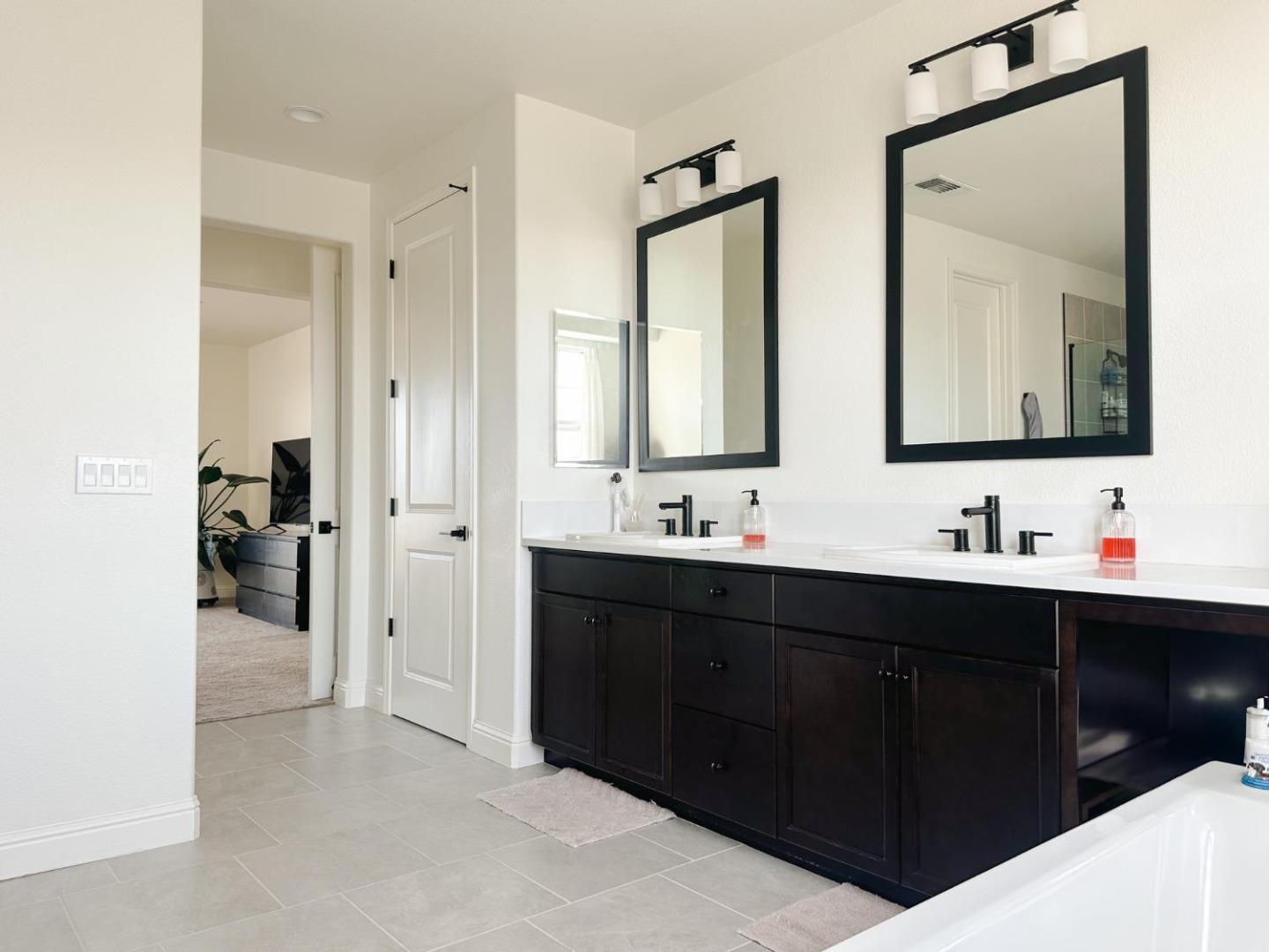 Detail Gallery Image 37 of 41 For 489 Russell Way, Marina,  CA 93933 - 6 Beds | 4 Baths