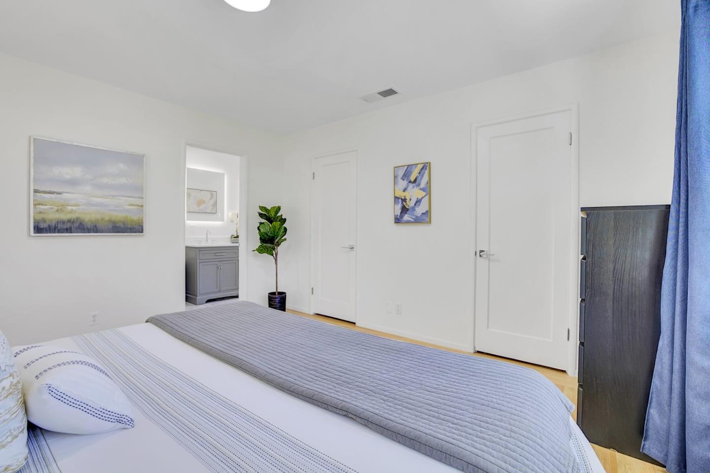 Detail Gallery Image 26 of 88 For 667 Cuesta Dr, Los Altos,  CA 94024 - 6 Beds | 3 Baths
