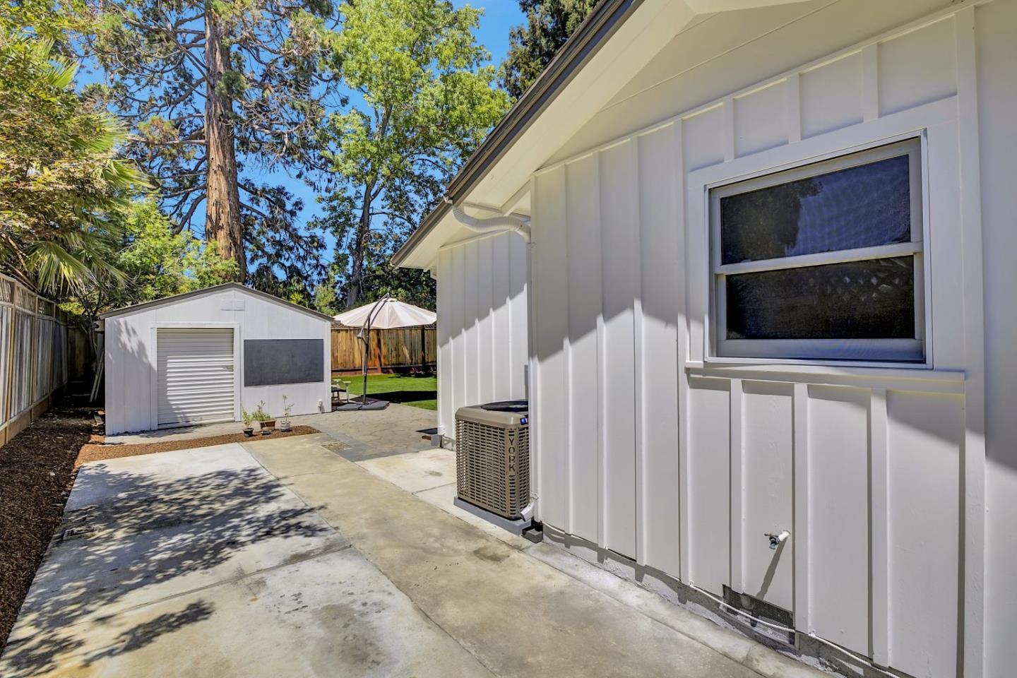 Detail Gallery Image 31 of 88 For 667 Cuesta Dr, Los Altos,  CA 94024 - 6 Beds | 3 Baths