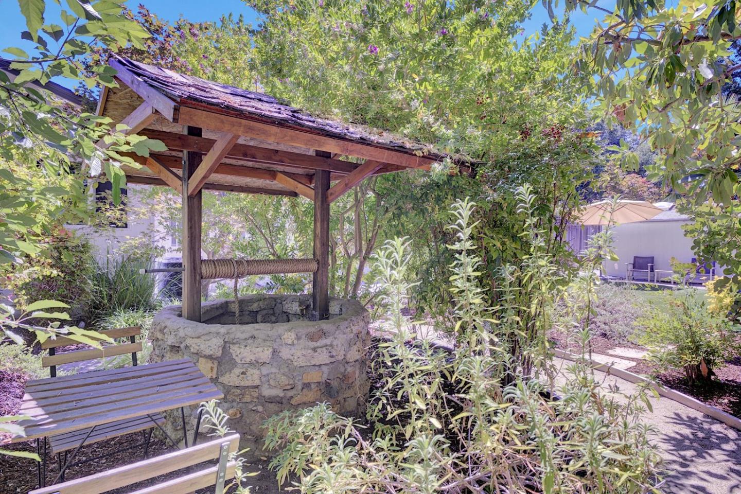 Detail Gallery Image 35 of 88 For 667 Cuesta Dr, Los Altos,  CA 94024 - 6 Beds | 3 Baths