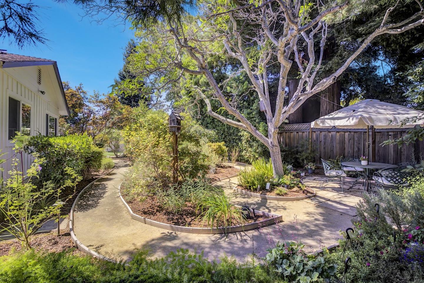 Detail Gallery Image 39 of 88 For 667 Cuesta Dr, Los Altos,  CA 94024 - 6 Beds | 3 Baths