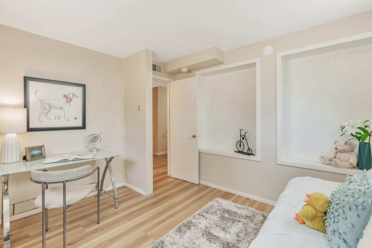 Detail Gallery Image 11 of 49 For 449 Alta Vista Dr, South San Francisco,  CA 94080 - 4 Beds | 2 Baths