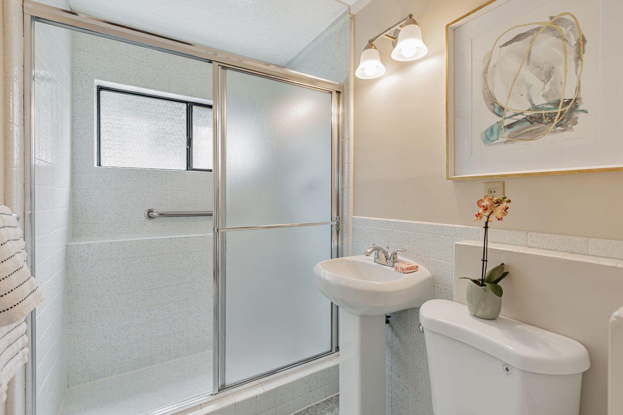 Detail Gallery Image 22 of 49 For 449 Alta Vista Dr, South San Francisco,  CA 94080 - 4 Beds | 2 Baths