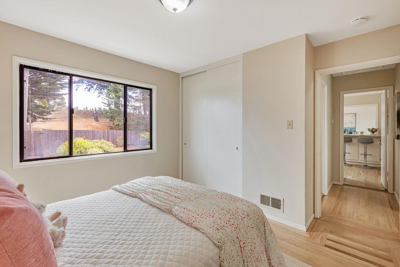 Detail Gallery Image 27 of 49 For 449 Alta Vista Dr, South San Francisco,  CA 94080 - 4 Beds | 2 Baths