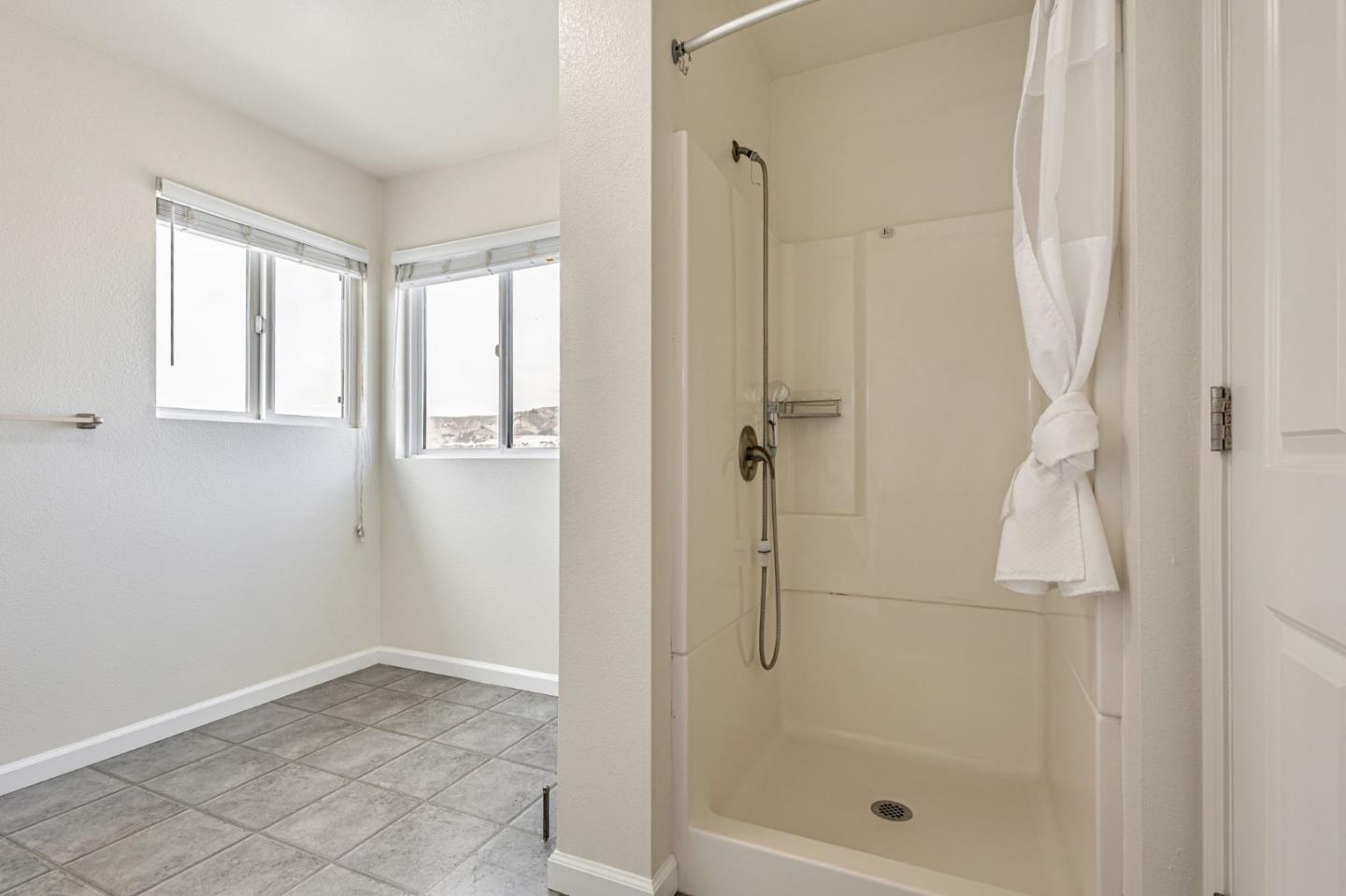Detail Gallery Image 25 of 34 For 228 Clifden Dr, South San Francisco,  CA 94080 - 4 Beds | 3 Baths
