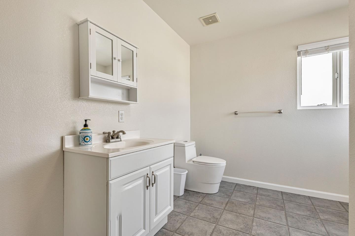Detail Gallery Image 26 of 34 For 228 Clifden Dr, South San Francisco,  CA 94080 - 4 Beds | 3 Baths