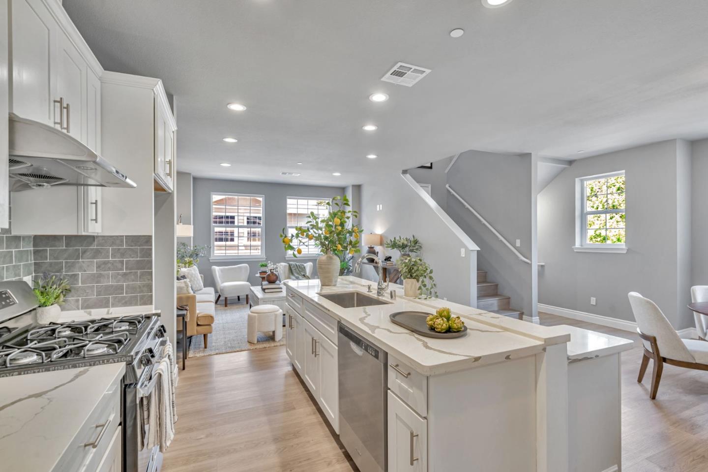 Detail Gallery Image 10 of 26 For 803 Maybeck Pl, Hayward,  CA 94544 - 4 Beds | 4 Baths