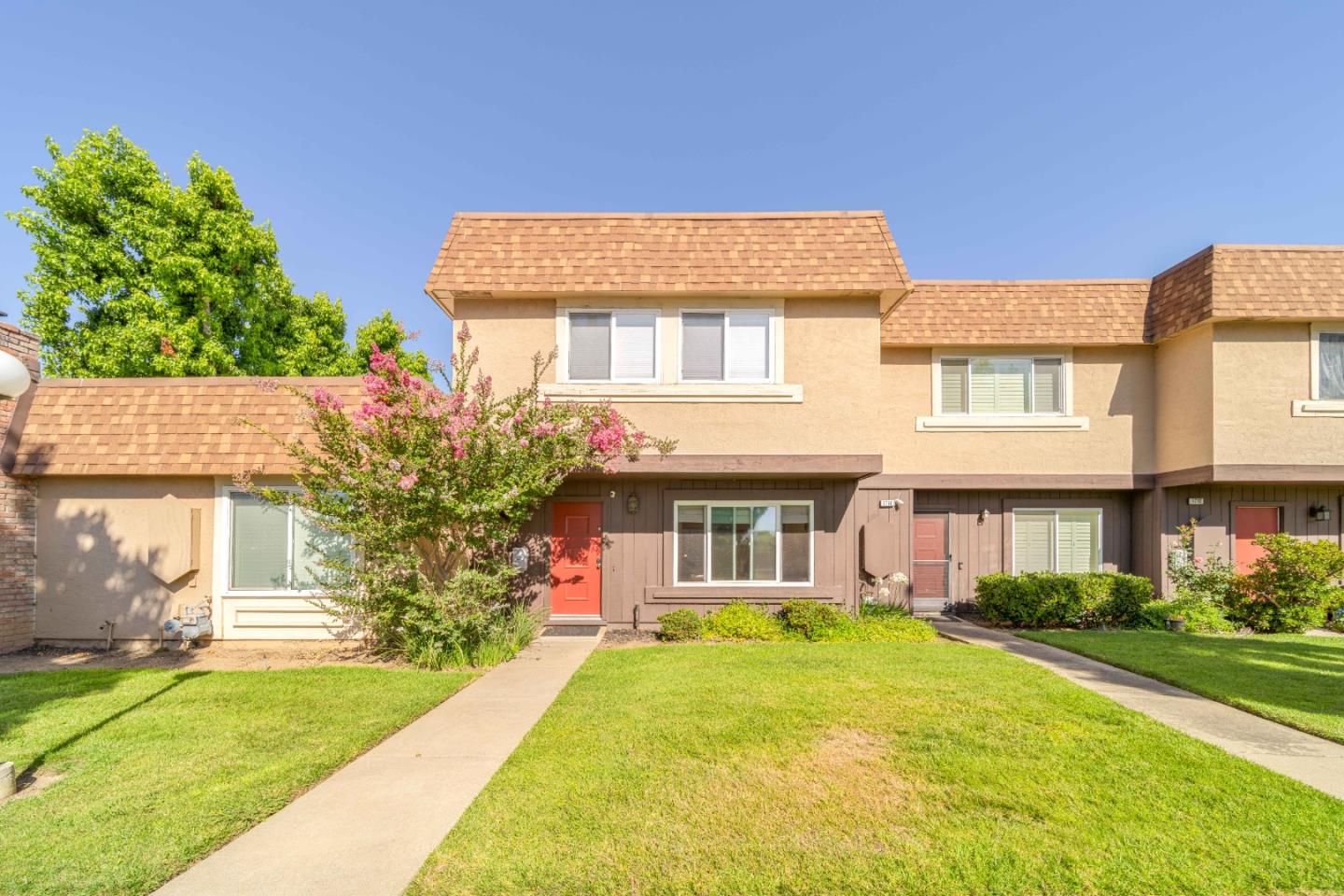 Detail Gallery Image 2 of 29 For 1748 Vancouver Grn, Fremont,  CA 94536 - 3 Beds | 2/1 Baths