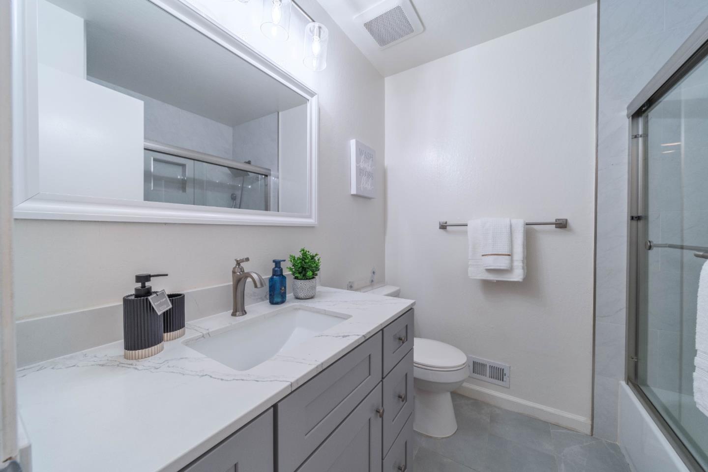 Detail Gallery Image 21 of 29 For 1748 Vancouver Grn, Fremont,  CA 94536 - 3 Beds | 2/1 Baths