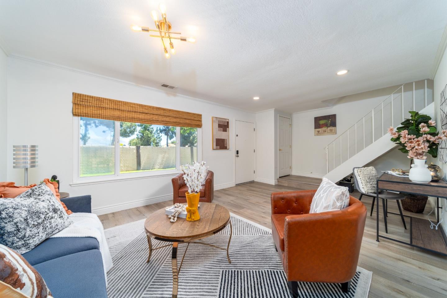 Detail Gallery Image 4 of 29 For 1748 Vancouver Grn, Fremont,  CA 94536 - 3 Beds | 2/1 Baths