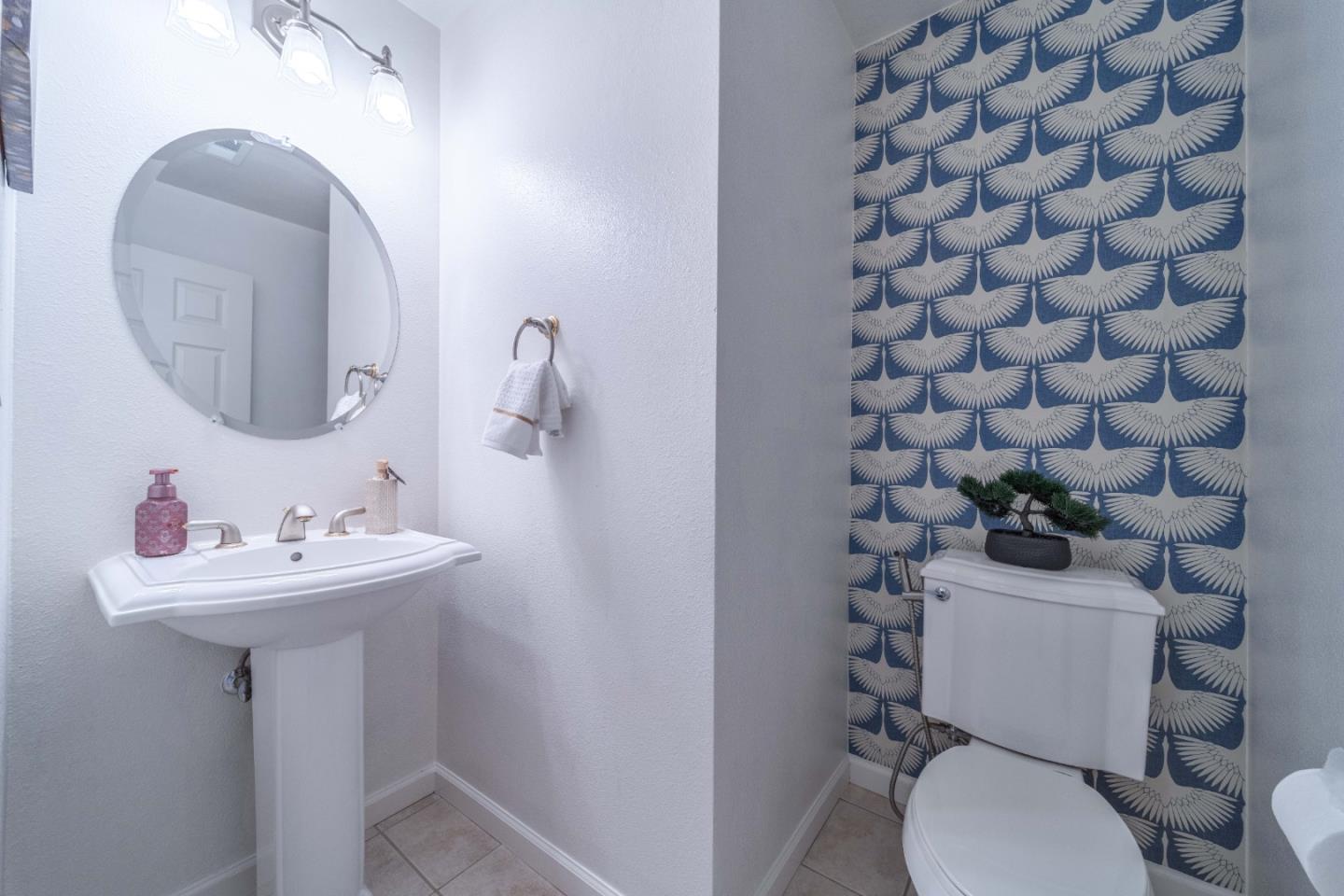 Detail Gallery Image 8 of 29 For 1748 Vancouver Grn, Fremont,  CA 94536 - 3 Beds | 2/1 Baths