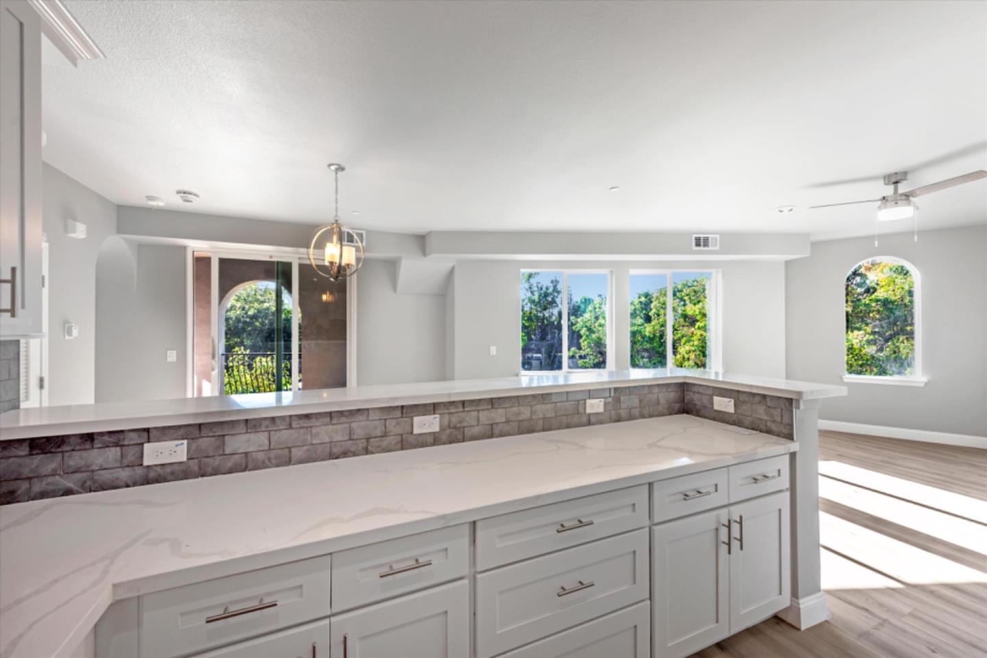 Detail Gallery Image 8 of 8 For 825 W a St #1,  Hayward,  CA 94541 - 2 Beds | 2/1 Baths