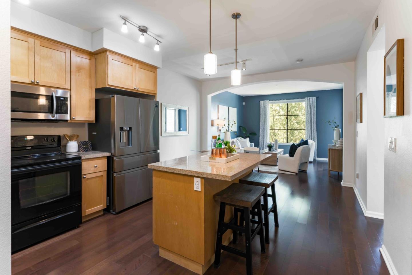Detail Gallery Image 1 of 19 For 800 N 8th St #207,  San Jose,  CA 95112 - 2 Beds | 2 Baths