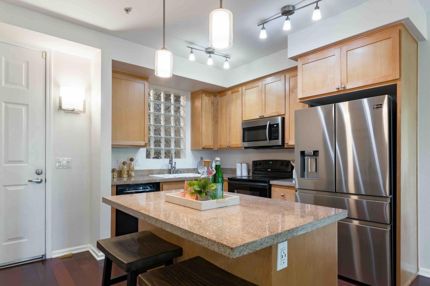 Detail Gallery Image 6 of 19 For 800 N 8th St #207,  San Jose,  CA 95112 - 2 Beds | 2 Baths