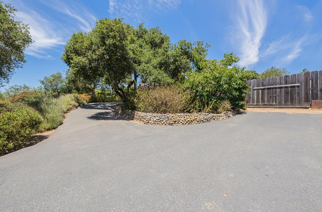 Detail Gallery Image 10 of 70 For 158 Echo Valley Rd, Prunedale,  CA 93907 - 4 Beds | 2/1 Baths