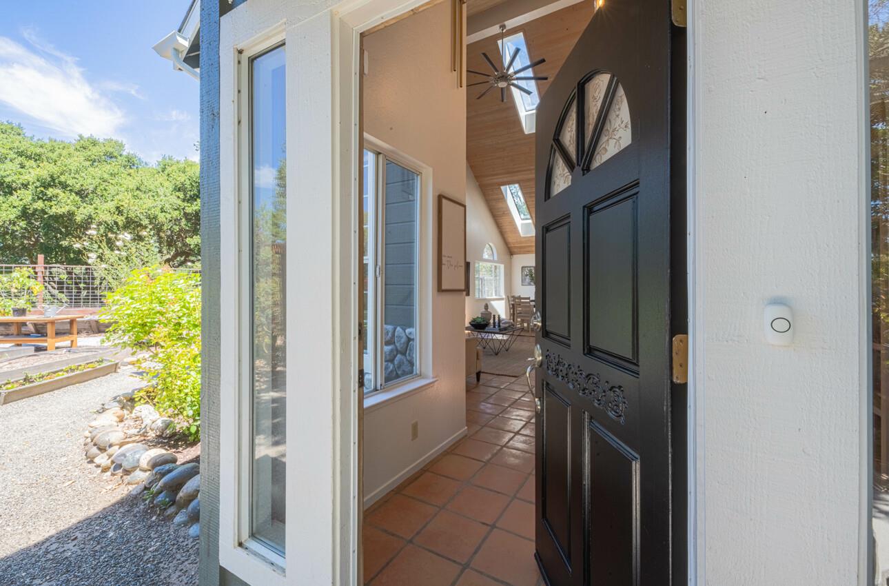 Detail Gallery Image 11 of 70 For 158 Echo Valley Rd, Prunedale,  CA 93907 - 4 Beds | 2/1 Baths