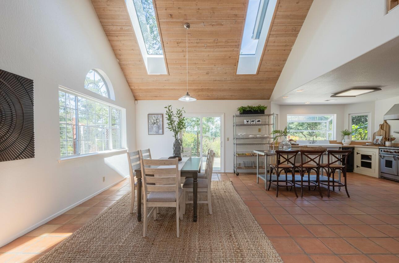 Detail Gallery Image 15 of 70 For 158 Echo Valley Rd, Prunedale,  CA 93907 - 4 Beds | 2/1 Baths