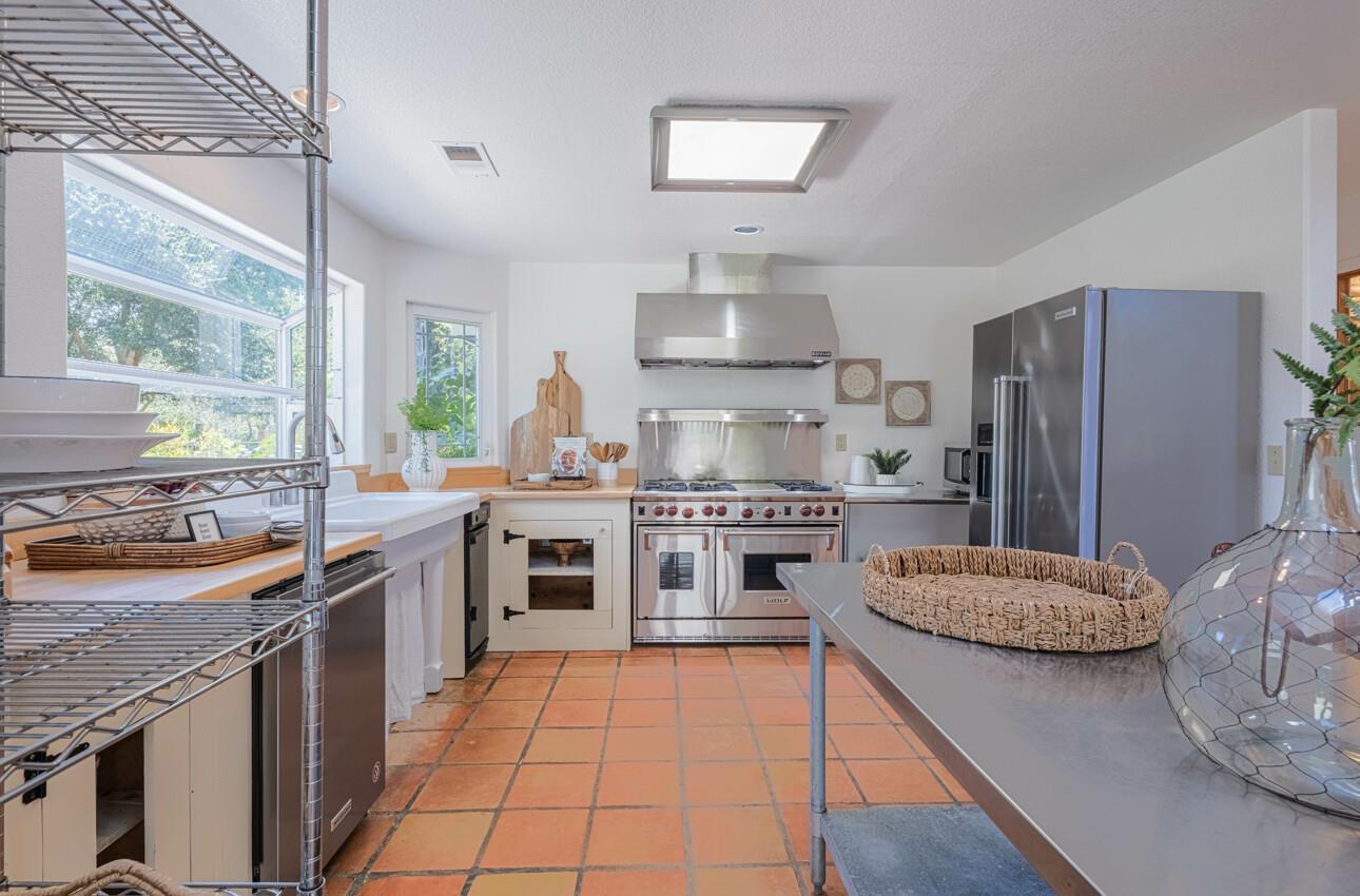 Detail Gallery Image 20 of 70 For 158 Echo Valley Rd, Prunedale,  CA 93907 - 4 Beds | 2/1 Baths