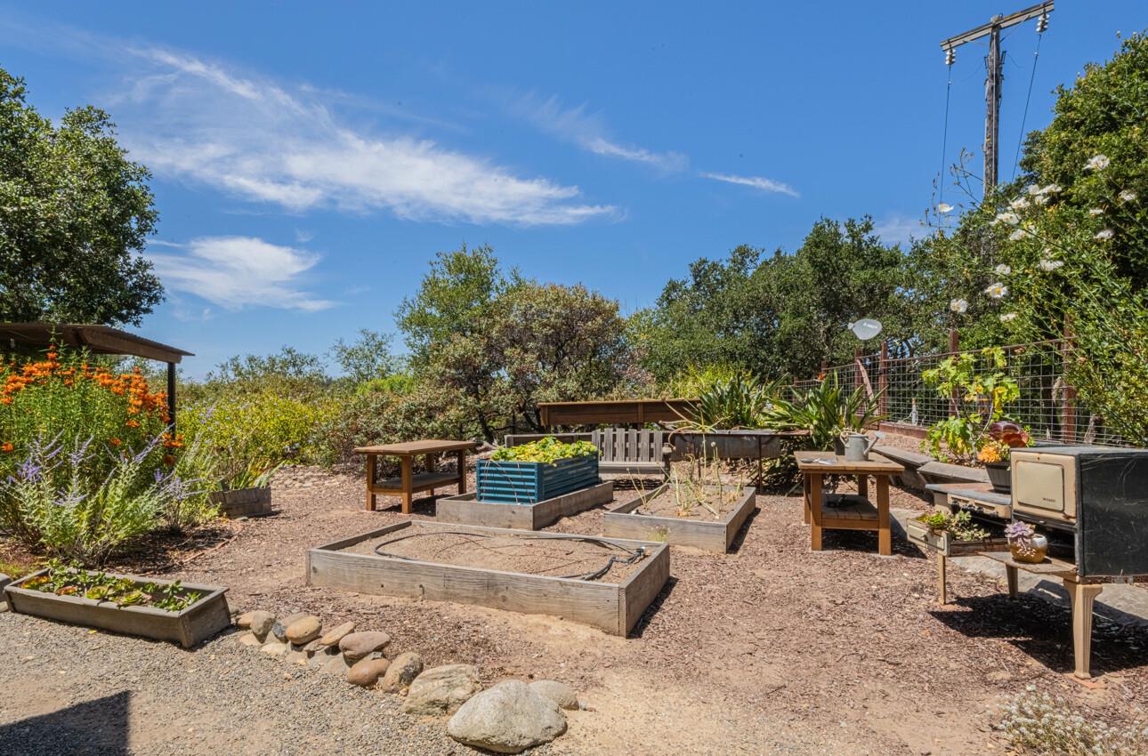 Detail Gallery Image 59 of 70 For 158 Echo Valley Rd, Prunedale,  CA 93907 - 4 Beds | 2/1 Baths