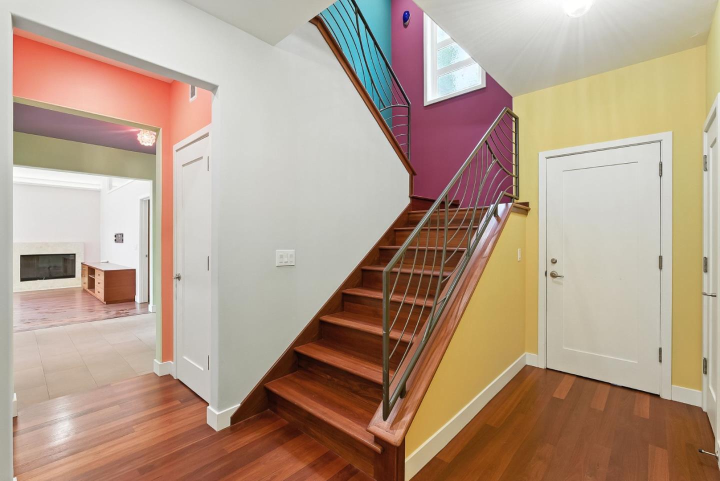 Detail Gallery Image 19 of 61 For 881 Northampton Dr, Palo Alto,  CA 94303 - 5 Beds | 5/1 Baths