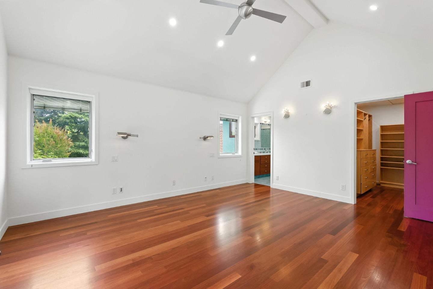 Detail Gallery Image 37 of 61 For 881 Northampton Dr, Palo Alto,  CA 94303 - 5 Beds | 5/1 Baths