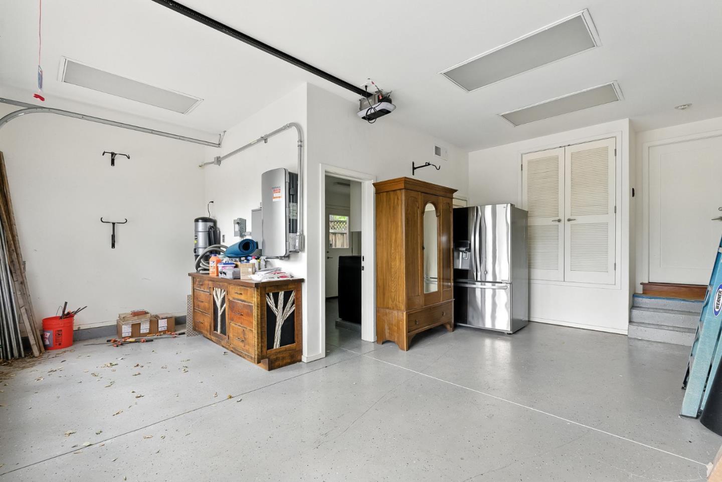 Detail Gallery Image 44 of 61 For 881 Northampton Dr, Palo Alto,  CA 94303 - 5 Beds | 5/1 Baths