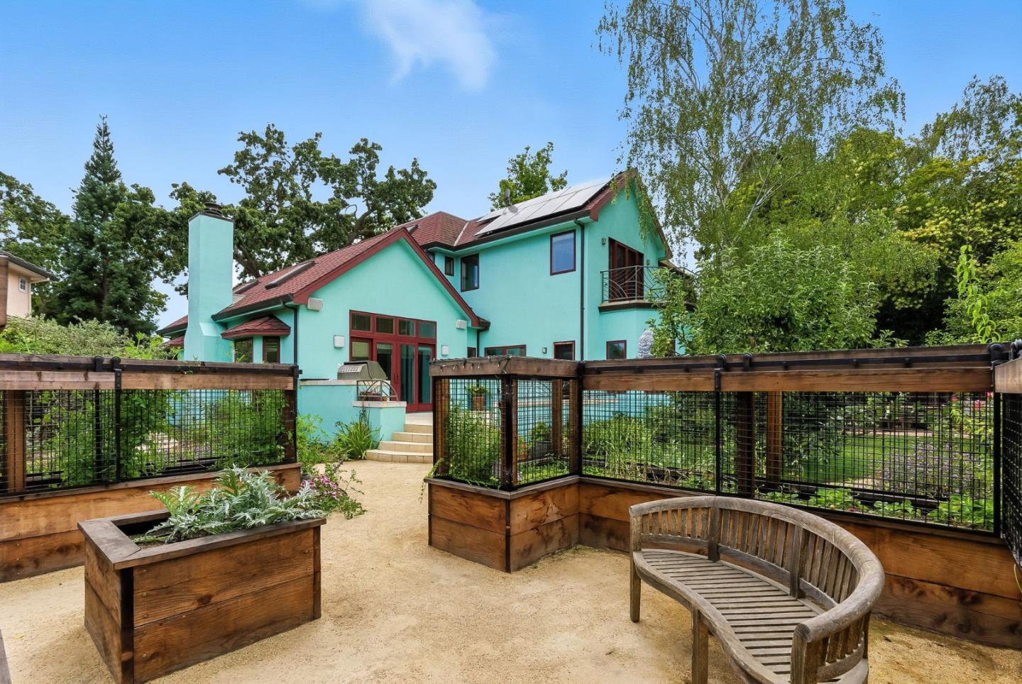 Detail Gallery Image 54 of 61 For 881 Northampton Dr, Palo Alto,  CA 94303 - 5 Beds | 5/1 Baths