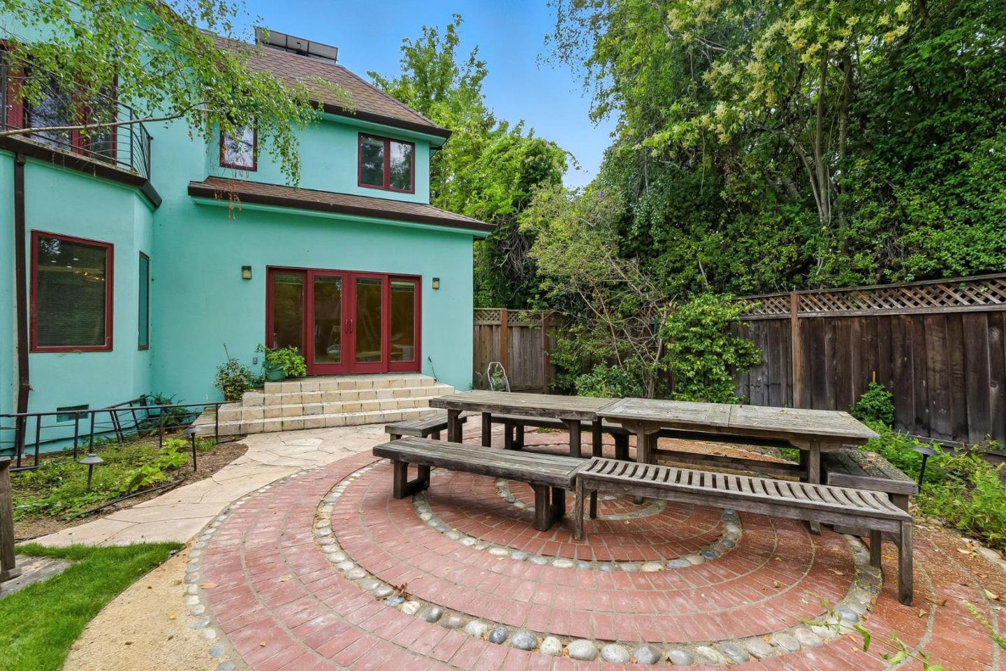 Detail Gallery Image 58 of 61 For 881 Northampton Dr, Palo Alto,  CA 94303 - 5 Beds | 5/1 Baths