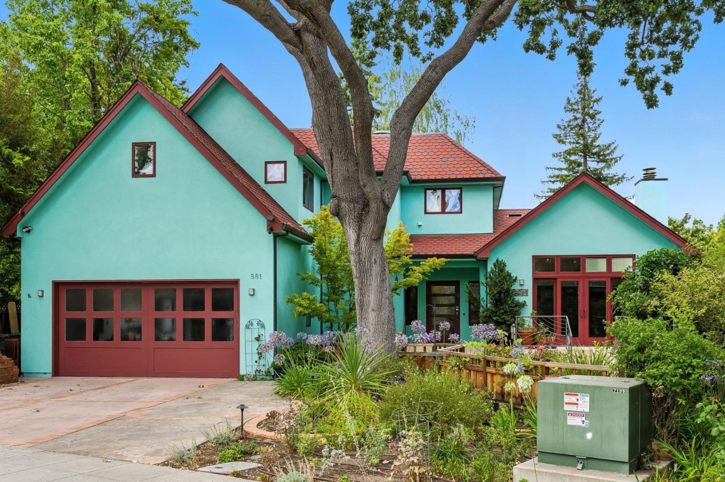 Detail Gallery Image 59 of 61 For 881 Northampton Dr, Palo Alto,  CA 94303 - 5 Beds | 5/1 Baths