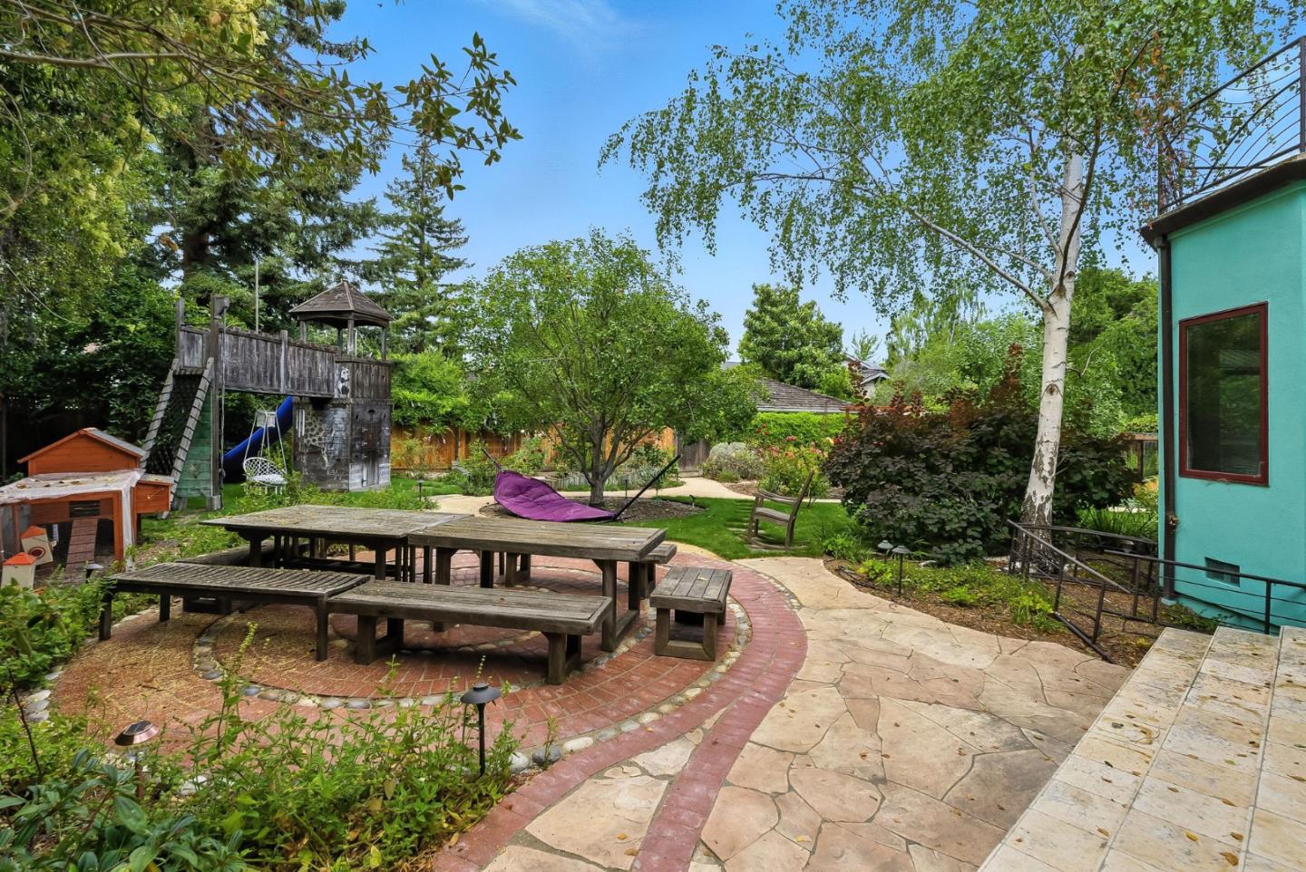 Detail Gallery Image 60 of 61 For 881 Northampton Dr, Palo Alto,  CA 94303 - 5 Beds | 5/1 Baths