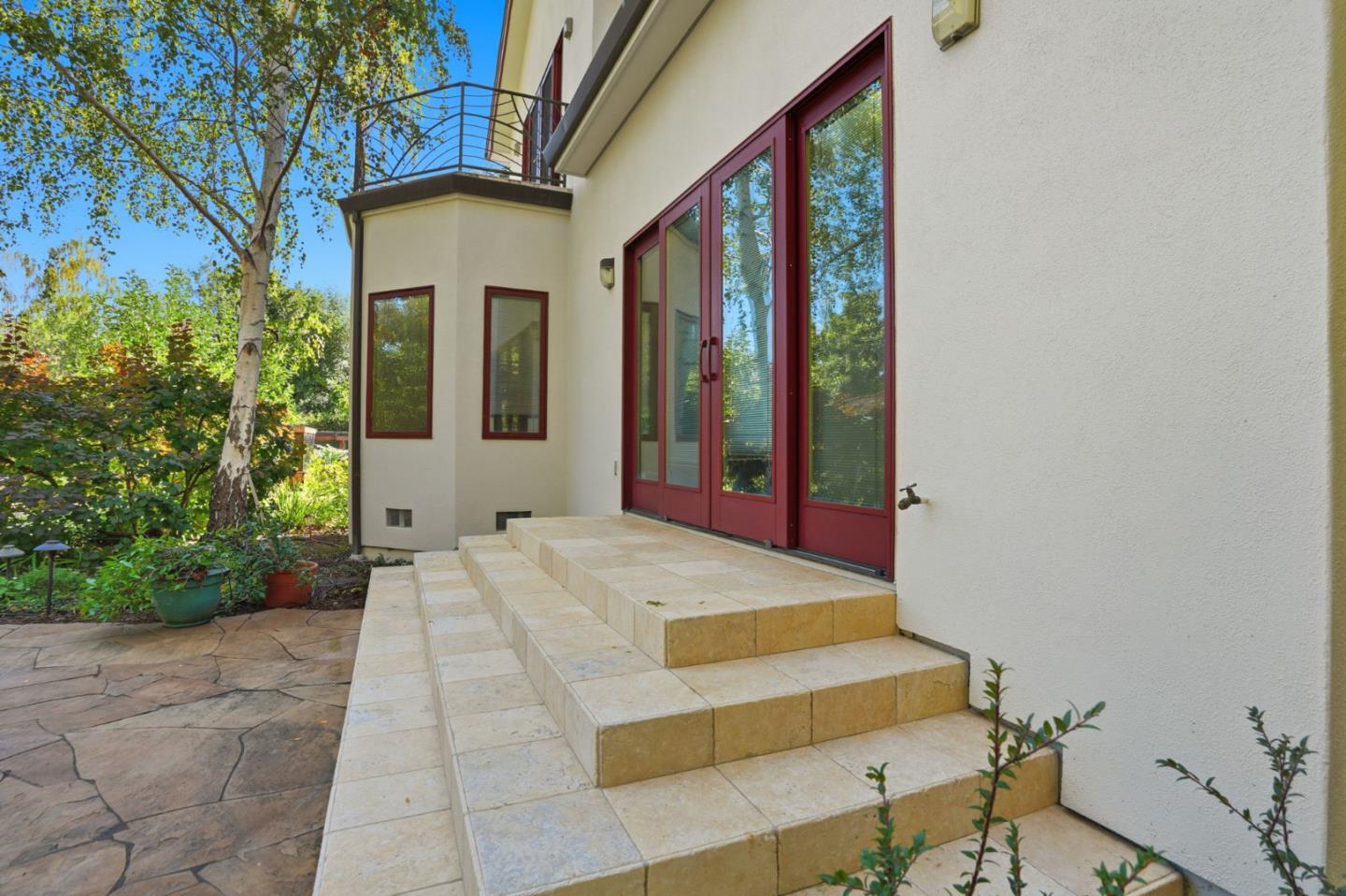 Detail Gallery Image 62 of 69 For 881 Northampton Dr, Palo Alto,  CA 94303 - 5 Beds | 5/1 Baths