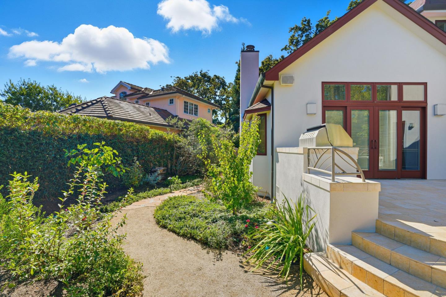 Detail Gallery Image 63 of 69 For 881 Northampton Dr, Palo Alto,  CA 94303 - 5 Beds | 5/1 Baths