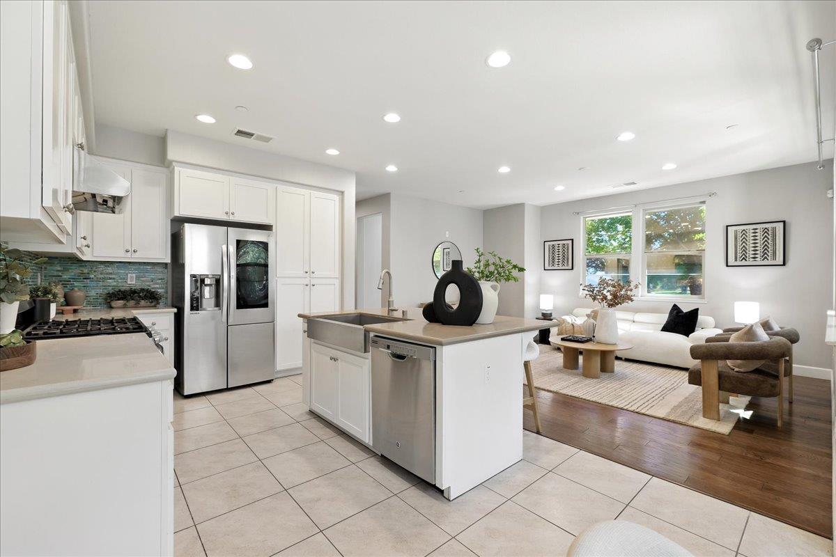 Detail Gallery Image 10 of 55 For 2955 via Roma Pl #42,  Santa Clara,  CA 95051 - 2 Beds | 2/1 Baths