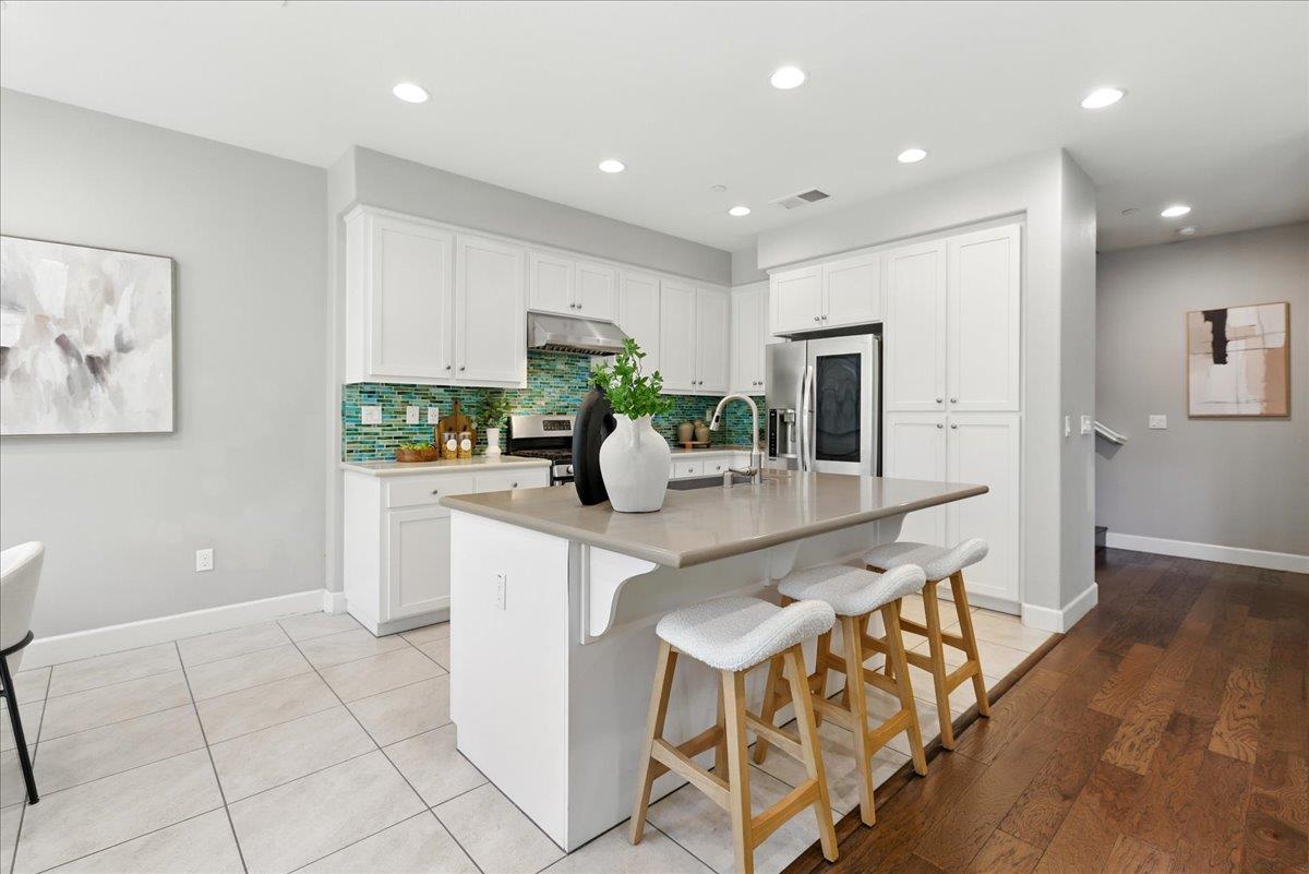 Detail Gallery Image 11 of 55 For 2955 via Roma Pl #42,  Santa Clara,  CA 95051 - 2 Beds | 2/1 Baths
