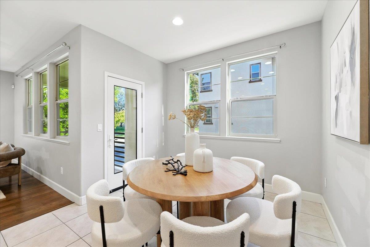 Detail Gallery Image 16 of 55 For 2955 via Roma Pl #42,  Santa Clara,  CA 95051 - 2 Beds | 2/1 Baths