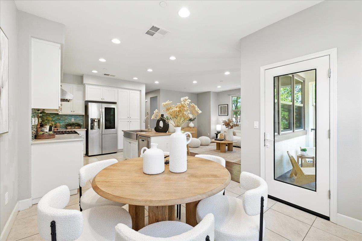 Detail Gallery Image 17 of 55 For 2955 via Roma Pl #42,  Santa Clara,  CA 95051 - 2 Beds | 2/1 Baths