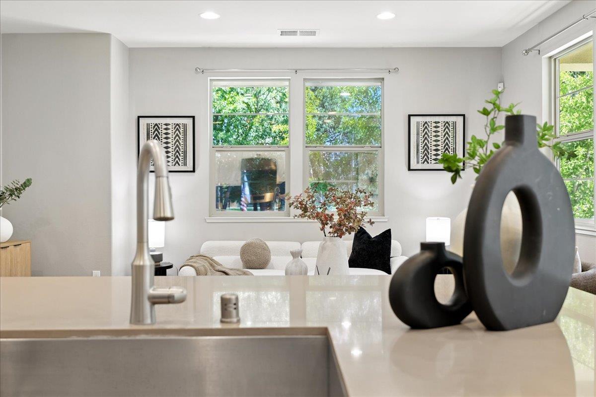 Detail Gallery Image 21 of 55 For 2955 via Roma Pl #42,  Santa Clara,  CA 95051 - 2 Beds | 2/1 Baths