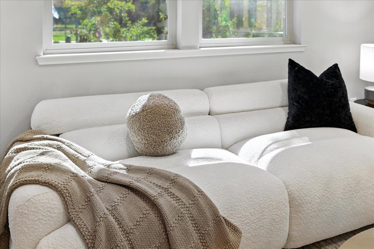 Detail Gallery Image 5 of 55 For 2955 via Roma Pl #42,  Santa Clara,  CA 95051 - 2 Beds | 2/1 Baths