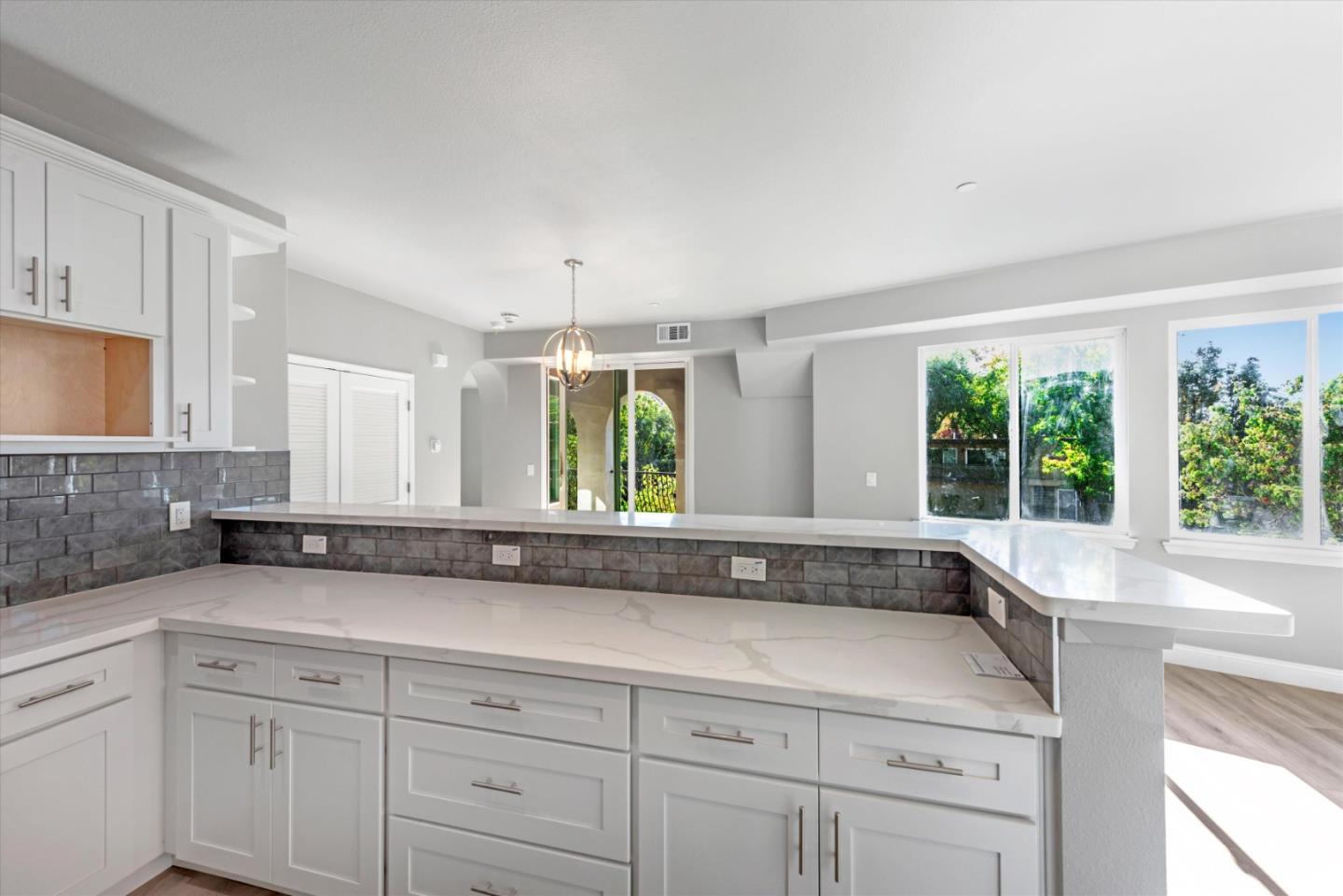 Detail Gallery Image 7 of 8 For 821 W a St, Hayward,  CA 94542 - 3 Beds | 2 Baths