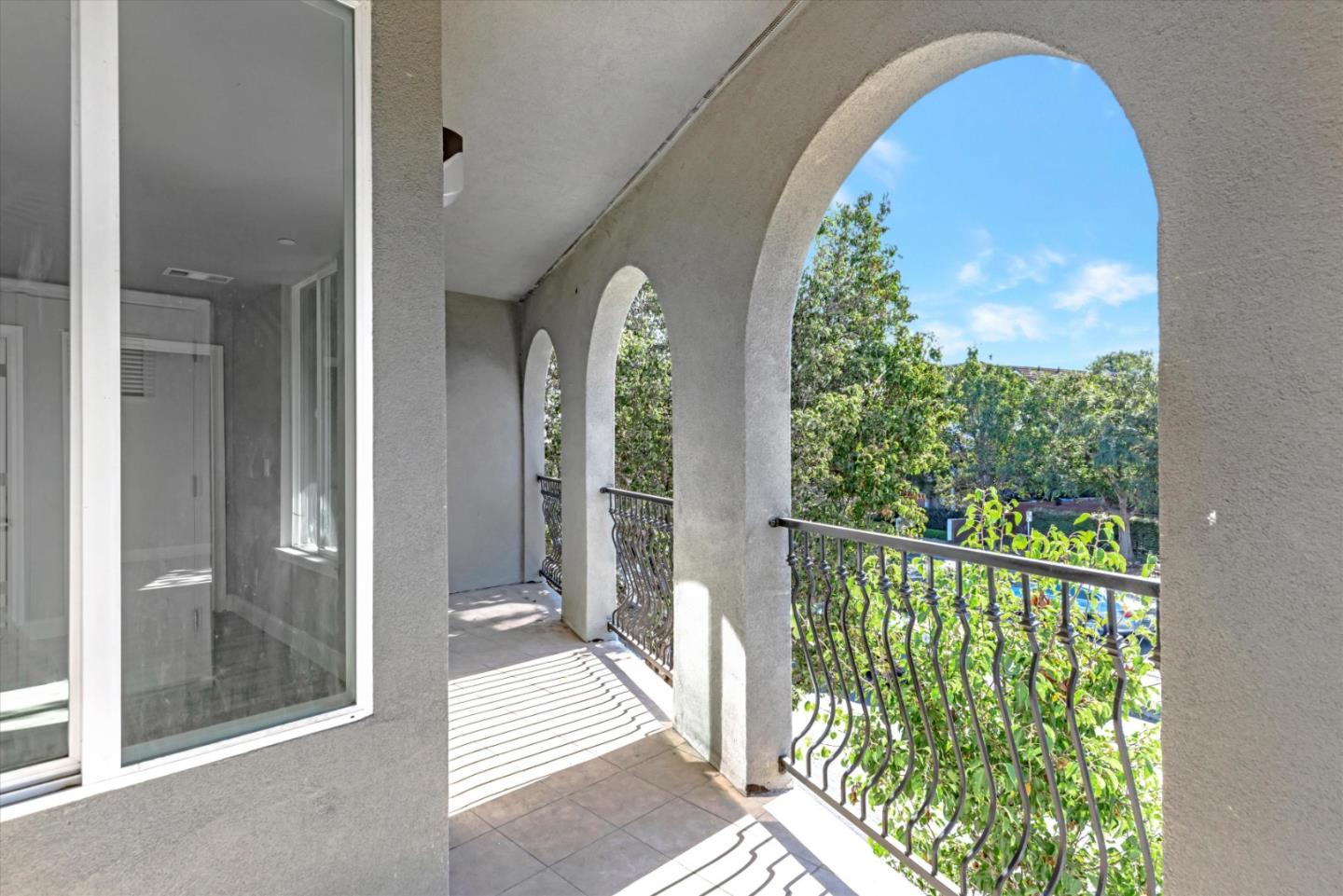 Detail Gallery Image 8 of 8 For 821 W a St, Hayward,  CA 94542 - 3 Beds | 2 Baths