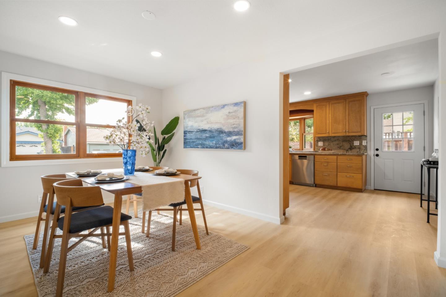 Detail Gallery Image 12 of 38 For 299 Moraga Way, San Jose,  CA 95119 - 3 Beds | 2 Baths