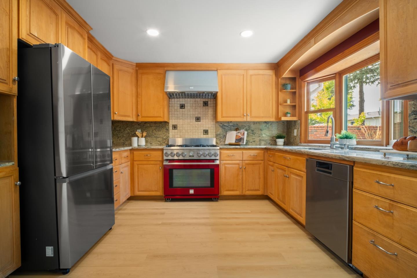Detail Gallery Image 14 of 38 For 299 Moraga Way, San Jose,  CA 95119 - 3 Beds | 2 Baths